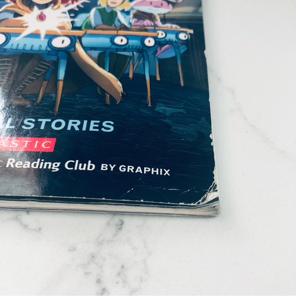 Bundle of 5 Scholastic Books Plus Small Pencil Case - Picture 6 of 16